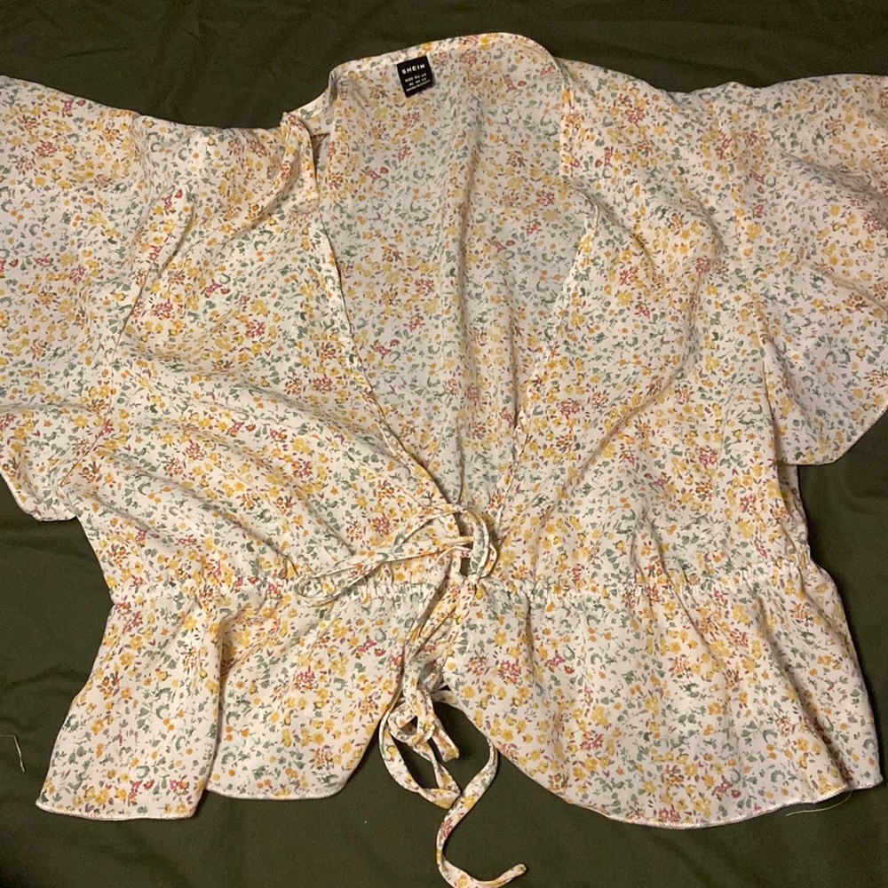 tie front floral top